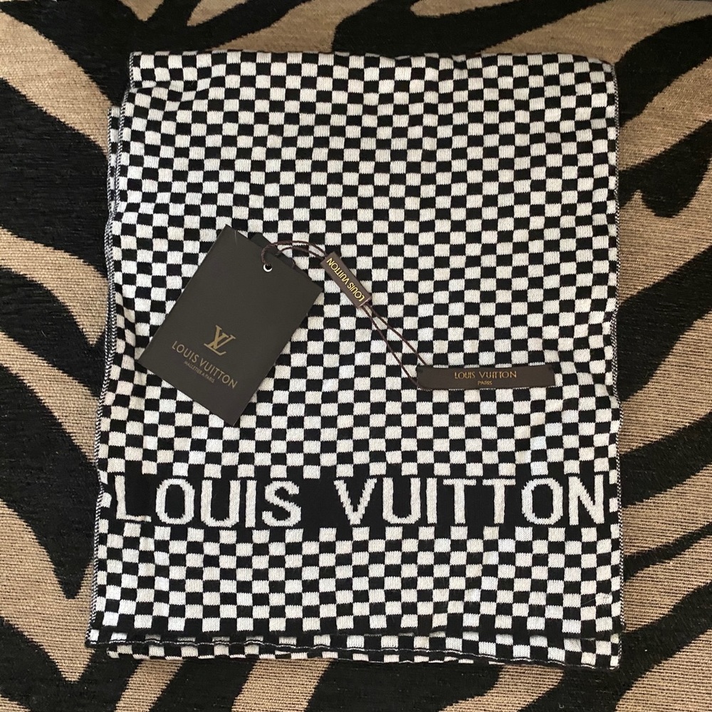 Brand New Louis Vuitton scarf